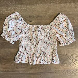 Romwe cream, red floral smocked cropped short sleeve Top, S